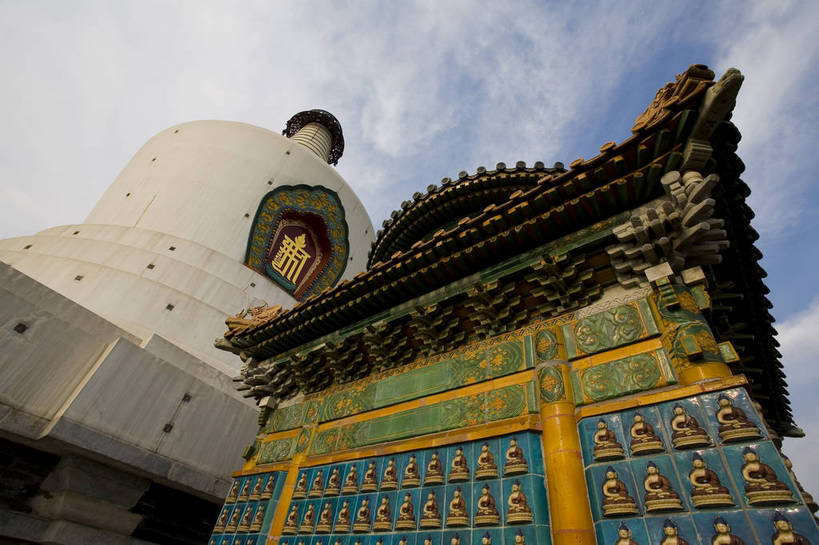 横图,彩色,室外,白天,旅游,石头,建筑,雕塑,北海公园,北京,中国,亚洲,节日,著名,雕像,文化,佛,白塔,祈祷,健康,许愿,摄影,宗教,佛教,信仰,纪念,祈求,中国文化,东亚,中华人民共和国,皇家园林,闻名,释教,驰名,有名,平安,彩图,旅行,目的地,bj174