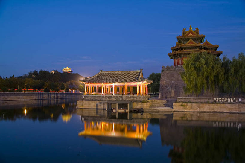 故宫,横图,彩色,室外,旅游,河流,建筑,夜景,北京,中国,亚洲,阴影,清澈,光线,影子,房屋,楼阁,屋子,塔,灯光,美丽,干净,楼房,广告,蓝色,倒影,天空,紫禁城,天,摄影,明亮,中国文化,东亚,中华人民共和国,国界,明澈,清彻,清亮,夜,彩图,旅行,目的地,房子,架空,bj174