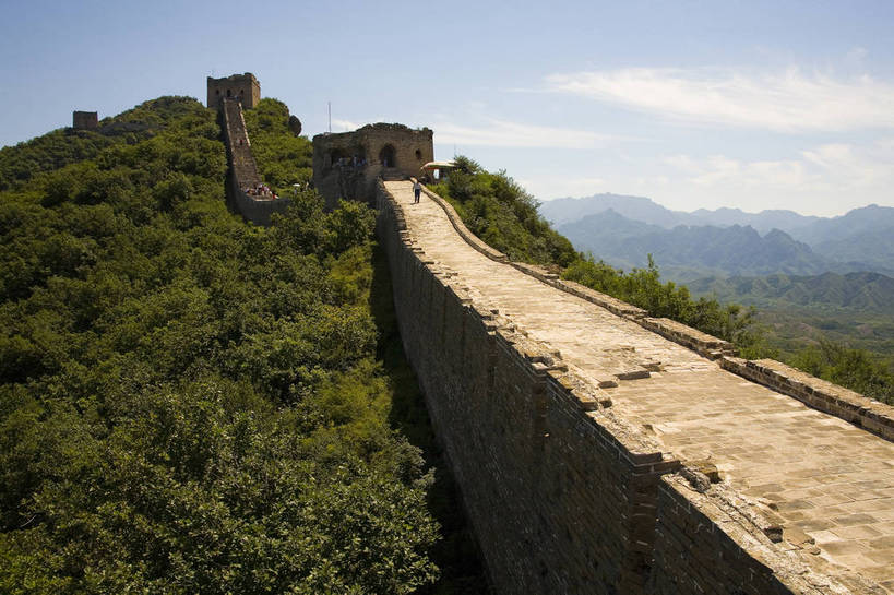 横图,室外,白天,旅游,度假,名胜古迹,山,标志建筑,地标,建筑,北京,长城,中国,亚洲,清澈,遗迹,壮观,文化遗产,云,古迹,历史,文物,娱乐,干净,建设,古建筑,台阶,古代,蓝色,绿色,天空,天,享受,休闲,石壁,旅游胜地,放松,古代建筑,保护,明亮,山区,中国文化,古文明,东亚,中华人民共和国,奇迹,古远,伟大,古代文明,明澈,清彻,清亮,司马台,司马台长城,彩图,旅行,目的地,传统文化,bj174