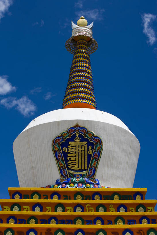 竖图,室外,白天,建筑,中国,亚洲,清澈,历史,宝塔,古代,天空,天,旅游胜地,摄影,宗教,东亚,喇嘛,藏传佛教,青海,塔尔寺,中华人民共和国,古远,明澈,清彻,清亮,彩图,庙,bj174