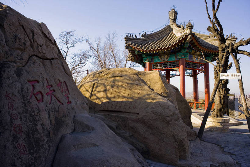 寺庙,横图,彩色,室外,白天,旅游,度假,名胜古迹,标志建筑,地标,建筑,长城,中国,亚洲,风俗,神话,遗迹,文化遗产,冬天,寺院,辽阔,古典,古迹,历史,文物,娱乐,建设,传统,古建筑,特色,古代,蓝天,天空,天,享受,休闲,广阔,旅游胜地,放松,精神,摄影,城楼,古代建筑,纪念,文明,中国文化,传说,特殊,古文明,东亚,中华人民共和国,河北省,秦皇岛,古远,流传,制度,特别,传奇,旅行,庙,寺,传统文化,孟姜女庙,山海关,孟姜女,bj174