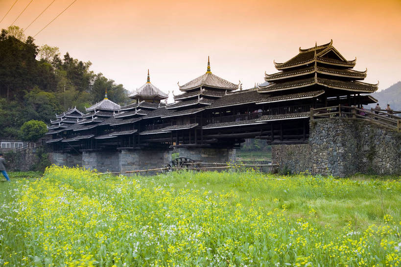 横图,室外,白天,旅游,度假,名胜古迹,标志建筑,地标,建筑,中国,亚洲,遗迹,民俗,景观,文化遗产,建筑群,古典,古迹,文物,娱乐,建设,古建筑,特色,享受,休闲,旅游胜地,景色,放松,人文景观,广西,中国文化,古文明,东亚,程阳,三江,风雨桥,中华人民共和国,民族建筑,古代文明,旅行,传统文化,bj174