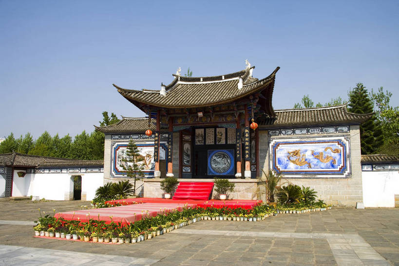 横图,彩色,室外,白天,旅游,树林,标志建筑,地标,建筑,昆明,中国,亚洲,民俗,文化遗产,建筑群,古典,建设,云南,特色,树,摄影,人文景观,中国文化,昆明市,东亚,云南省,中华人民共和国,省会,西南地区,民族建筑,滇,古代文明,旅行,西山区,传统文化,云南民族村,bj174