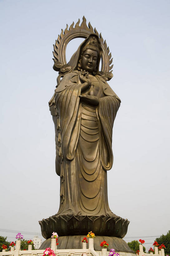 寺庙,竖图,彩色,室外,白天,旅游,度假,名胜古迹,标志建筑,地标,建筑,雕塑,武汉,中国,亚洲,遗迹,民俗,塑像,图片,文化遗产,建筑群,古典,古迹,文物,娱乐,建设,古建筑,享受,休闲,旅游胜地,放松,竖,摄影,矗立,文明,中国文化,耸立,古文明,东亚,菩萨,湖北,归元寺,中华人民共和国,挺立,幽静,旅行,寺,传统文化,bj174