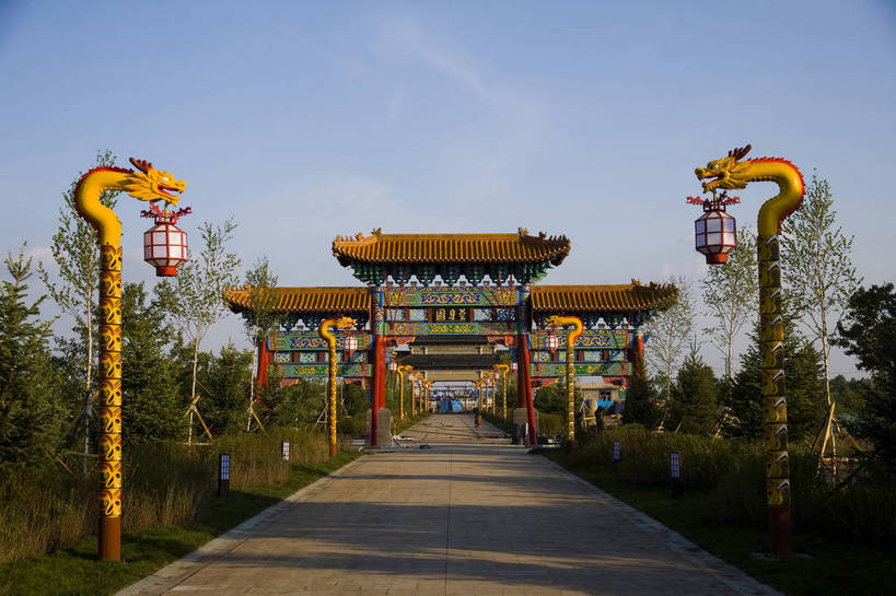 横图,彩色,室外,特写,白天,旅游,度假,名胜古迹,标志建筑,地标,建筑,路灯,中国,亚洲,遗迹,图片,古迹,文物,娱乐,建设,古建筑,自然,享受,休闲,旅游胜地,景色,放松,摄影,自然风光,古文明,东亚,黑龙江,中华人民共和国,旅行,五大连池,bj174