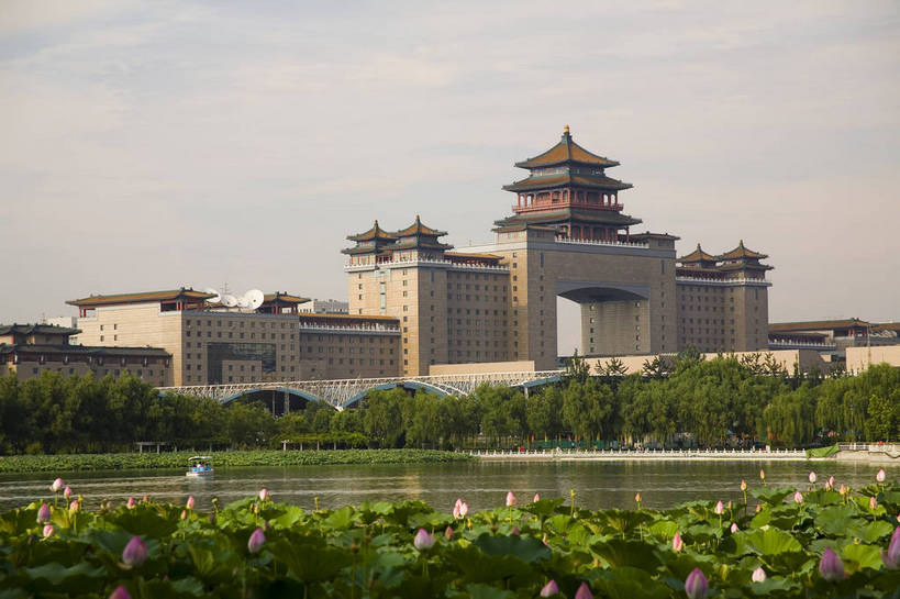 公园,横图,彩色,室外,白天,旅游,度假,名胜古迹,城市风光,标志建筑,地标,建筑,北京,中国,亚洲,遗迹,都市,古迹,文物,娱乐,建设,古建筑,荷花池,自然,享受,休闲,远景,旅游胜地,放松,摄影,荷塘,古文明,东亚,中华人民共和国,旅行,城市公园,西客站,莲花池公园,bj174