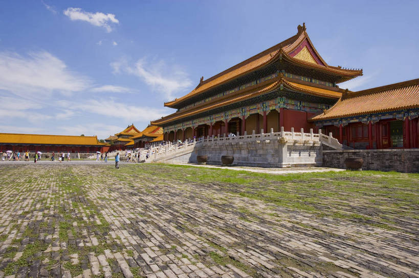 故宫,宫殿,栏杆,横图,彩色,室外,白天,旅游,度假,成功,名胜古迹,标志建筑,地标,建筑,雕塑,北京,中国,亚洲,风俗,遗迹,艺术,装饰,龙,雕刻,雕像,扶手,龙头,图片,文化遗产,建筑群,古典,古迹,历史,文化,文物,娱乐,建设,传统,古建筑,护栏,石雕,台阶,蓝天,工艺品,紫禁城,享受,休闲,远景,石阶,旅游胜地,放松,精神,摄影,古代建筑,纪念,皇帝,美术,权威,象征,高贵,主题,图腾,传说,陈列,古文明,东亚,中华人民共和国,功能,美学,权力,统治,祥瑞,威严,灵兽,权势,尊荣,太和殿,古代文明,制度,天子,九五之尊,圣上,统治者,陛下,官家,势力,幸运,旅行,传统文化,bj174