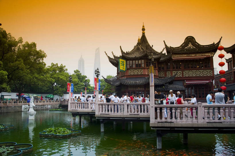 横图,彩色,室外,白天,旅游,度假,名胜古迹,标志建筑,地标,建筑,上海,中国,亚洲,遗迹,池塘,景观,文化遗产,建筑群,古典,古迹,文物,娱乐,建设,古建筑,历史建筑,地标建筑,豫园,享受,休闲,旅游胜地,放松,摄影,鱼池,回廊,文明,中国文化,古文明,东亚,中华人民共和国,旅行,bj174