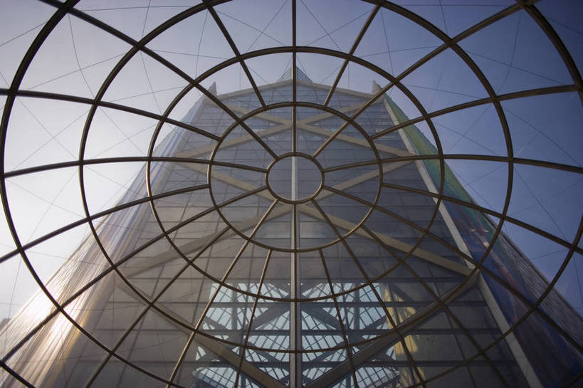 横图,彩色,白天,旅游,度假,办公楼,名胜古迹,标志建筑,大厦,地标,建筑,玻璃,北京,中国,亚洲,遗迹,景观,古迹,文物,娱乐,建设,古建筑,倒影,享受,休闲,旅游胜地,放松,摄影,外景,玻璃幕墙,中国银行,古文明,东亚,中华人民共和国,高楼,bj174