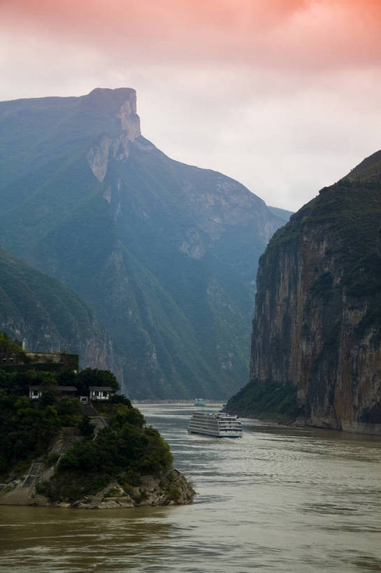 无人,竖图,彩色,白天,旅游,度假,名胜古迹,峡谷,标志建筑,地标,建筑,三峡,中国,亚洲,遗迹,古迹,文物,娱乐,建设,古建筑,游船,享受,休闲,旅游胜地,放松,竖,摄影,四川省,自然风光,长江,古文明,东亚,中华人民共和国,江,旅行,bj174