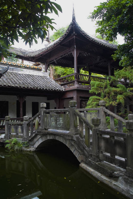 无人,竖图,彩色,室外,白天,旅游,度假,名胜古迹,标志建筑,地标,建筑,中国,亚洲,遗迹,池塘,建筑群,桥,古典,古迹,文物,娱乐,建设,古建筑,享受,休闲,旅游胜地,放松,竖,摄影,四川省,中国文化,古文明,东亚,中华人民共和国,旅行,白帝城,传统文化,bj174