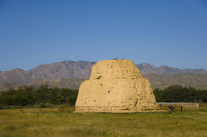 无人,横图,彩色,室外,特写,白天,旅游,度假,名胜古迹,标志建筑,地标,建筑,中国,亚洲,遗迹,文化遗产,古迹,文物,娱乐,建设,古建筑,享受,休闲,旅游胜地,放松,摄影,人文景观,古代建筑,陵墓,中国文化,古文明,东亚,宁夏,西夏王陵,银川,中华人民共和国,旅行,bj174