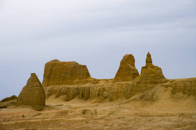 无人,横图,彩色,室外,特写,白天,旅游,度假,名胜古迹,峡谷,标志建筑,地标,建筑,中国,亚洲,遗迹,古迹,文物,娱乐,建设,古建筑,自然,奇石,享受,休闲,旅游胜地,放松,摄影,自然风光,古文明,东亚,地貌,魔鬼城,新疆,乌尔禾风城,克拉玛依,中华人民共和国,新疆维吾尔自治区,西北地区,克拉玛依市,石头城,旅行,准噶尔,准噶尔盆地,地质,新,bj174