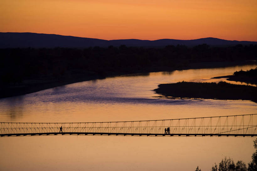 无人,横图,彩色,室外,白天,旅游,度假,湖泊,名胜古迹,森林,树林,标志建筑,地标,建筑,中国,亚洲,遗迹,晚霞,水潭,古迹,文物,娱乐,建设,古建筑,自然,享受,休闲,旅游胜地,放松,摄影,绿洲,自然风光,古文明,东亚,新疆,中华人民共和国,夕阳,旅行,五彩湾,bj174