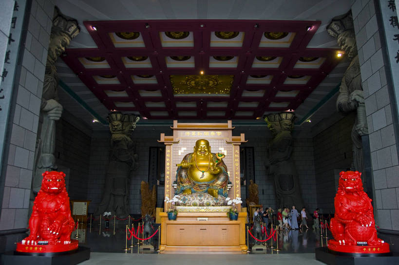 横图,彩色,室内,特写,白天,旅游,度假,名胜古迹,标志建筑,地标,建筑,雕塑,台湾,中国,亚洲,遗迹,雕像,古迹,文物,娱乐,建设,古建筑,享受,休闲,旅游胜地,放松,摄影,古文明,东亚,南投县,关公,港澳台,中华人民共和国,台湾省,台中市,南投,旅行,台,埔里镇,中台禅寺,bj174