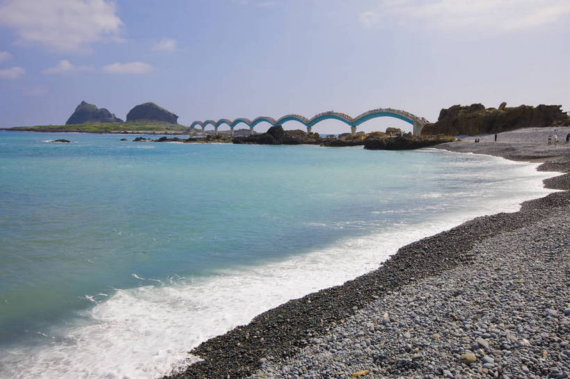 公园,横图,彩色,室外,白天,旅游,度假,名胜古迹,标志建筑,地标,建筑,台湾,中国,亚洲,遗迹,海岸,桥,海湾,古迹,文物,娱乐,建设,古建筑,蓝天,享受,休闲,旅游胜地,放松,摄影,海滨,古文明,东亚,三仙台,中华人民共和国,海,海滩,旅行,bj174