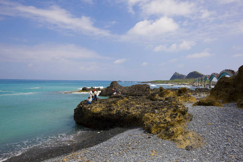 公园,横图,彩色,室外,白天,旅游,度假,名胜古迹,标志建筑,地标,建筑,台湾,中国,亚洲,遗迹,海岸,桥,海湾,古迹,文物,娱乐,建设,古建筑,蓝天,享受,休闲,旅游胜地,放松,摄影,海滨,古文明,东亚,三仙台,中华人民共和国,海,海滩,旅行,bj174