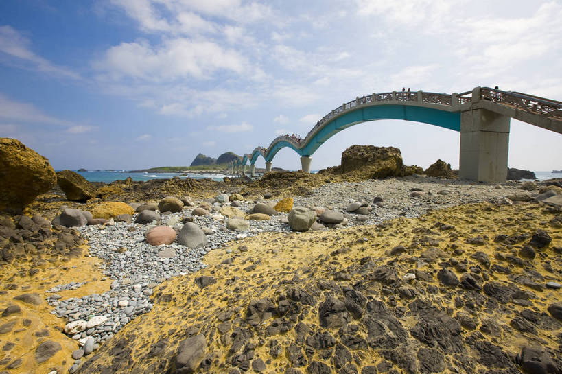 公园,横图,彩色,室外,白天,旅游,度假,名胜古迹,标志建筑,地标,建筑,台湾,中国,亚洲,遗迹,海岸,桥,海湾,古迹,文物,娱乐,建设,古建筑,蓝天,享受,休闲,旅游胜地,放松,摄影,海滨,古文明,东亚,三仙台,中华人民共和国,海,海滩,旅行,bj174