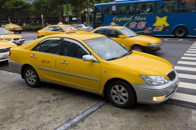 横图,彩色,室外,白天,旅游,美景,道路,街道,路,公路,出租车,台湾,中国,亚洲,景观,交通,景色,运输,摄影,东亚,101大厦,台北,中华人民共和国,马路,旅行,bj174