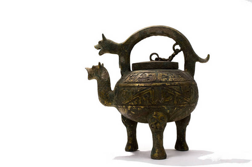 横图,彩色,静物,金属制品,中国,金属,雕刻,壶,图片,文化遗产,艺术品,历史,文物,装饰品,古代,一个,摄影,单个,古董,中国文化,东亚,青铜,青铜器,古远,古代文明,美术工艺,影棚拍摄,传统文化,青铜制品,商兽面纹壶,bj174