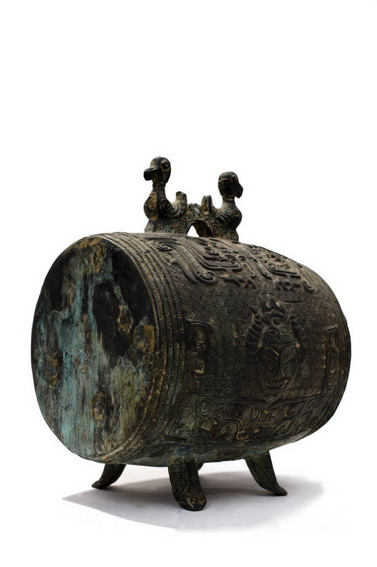 竖图,彩色,静物,金属制品,中国,金属,雕刻,图片,文化遗产,鼓,艺术品,历史,文物,装饰品,古代,一个,摄影,单个,古董,中国文化,东亚,青铜,青铜器,古远,古代文明,美术工艺,影棚拍摄,传统文化,青铜制品,双鸟鼍鼓,商神人纹双鸟鼓,神人纹双鸟鼓,bj174