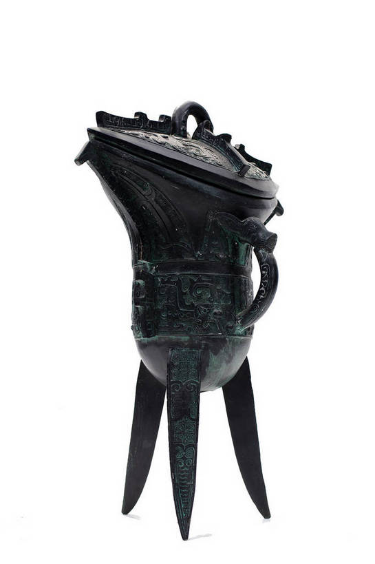 竖图,彩色,静物,杯子,金属制品,中国,金属,雕刻,图片,文化遗产,艺术品,历史,文物,装饰品,古代,一个,酒杯,摄影,单个,古董,中国文化,东亚,青铜,青铜器,古远,古代文明,美术工艺,影棚拍摄,传统文化,青铜制品,晨肇宁角,角,bj174