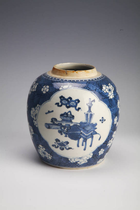 竖图,彩色,静物,中国,彩绘,瓷器,罐子,图片,陶瓷,文化遗产,陶瓷制品,艺术品,历史,文物,装饰品,古代,一个,瓶子,工艺品,摄影,单个,古董,青花瓷,中国文化,东亚,古远,彩釉,古代文明,美术工艺,影棚拍摄,传统文化,bj174