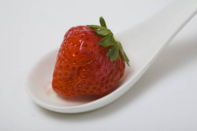 横图,彩色,特写,白天,草莓,静物,水果,中国,亚洲,图片,勺子,食品,一个,红色,调羹,汤匙,摄影,东亚,影棚拍摄,羹匙,bj174