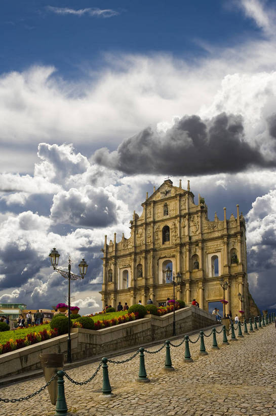 竖图,彩色,室外,特写,白天,旅游,度假,名胜古迹,标志建筑,地标,建筑,澳门,中国,亚洲,遗迹,花坛,图片,景观,文化遗产,建筑群,牌坊,牌楼,云层,古典,合成,古迹,文物,娱乐,建设,古建筑,蓝天,天空,地标建筑,享受,休闲,旅游胜地,放松,摄影,中国文化,特效,古文明,东亚,中华人民共和国,旅行,传统文化,大三巴,bj174