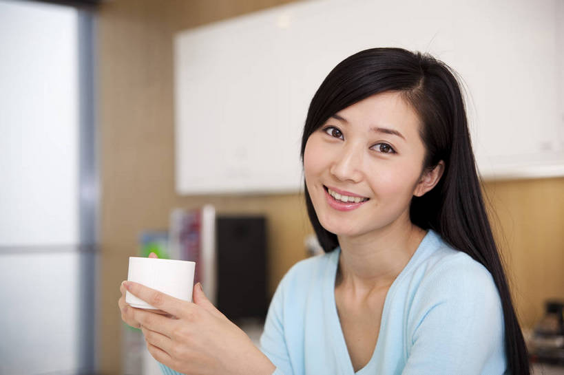 东方人,一个人,商务人士,商务女性,办公室,横图,彩色,室内,白天,西装,商务,成功,信心,职员,中国,亚洲,套装,正装,工作,图片,喝茶,现代建筑,笔记本,美女,金融,摄影,休息室,经济,商务装,贸易,工薪阶层,东亚,茶水间,手提电脑,女人,女性,亚洲人,中国人,年轻人,白领,上班族,坐着,半身,高兴,办公,商业,bj174