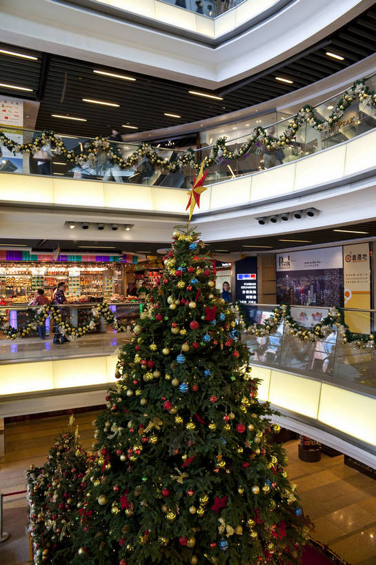无人,竖图,彩色,室内,白天,购物,旅游,度假,名胜古迹,标志建筑,城市,地标,建筑,商场,礼盒,香港,中国,节日,遗迹,装饰,图片,圣诞树,古迹,文物,娱乐,建设,现代,古建筑,享受,休闲,旅游胜地,放松,生活方式,公共设施,文明,气氛,古文明,繁荣,旅行,购物中心,bj174