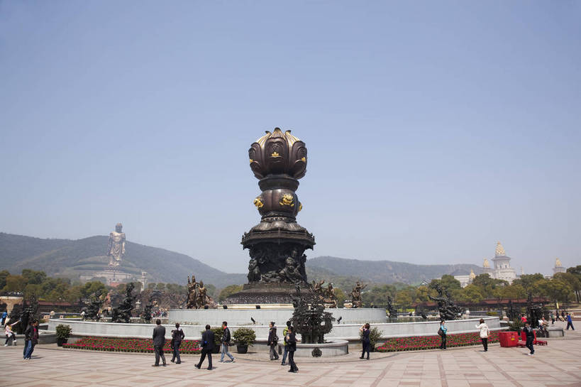 寺庙,横图,彩色,室外,白天,旅游,度假,名胜古迹,标志建筑,地标,建筑,雕塑,中国,亚洲,游人,遗迹,雕像,佛像,图片,景观,建筑群,古典,古迹,文物,娱乐,建设,古建筑,江苏,九龙灌浴,无锡,祥符寺,大佛,享受,休闲,灵山,旅游胜地,放松,摄影,宗教,风光,神圣,中国文化,古文明,东亚,中华人民共和国,庄严,旅行,传统文化,bj174