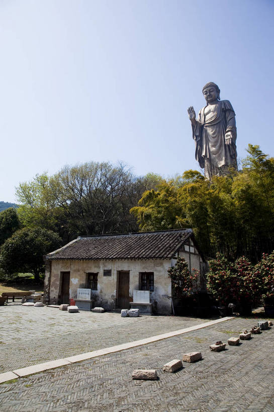 无人,寺庙,竖图,彩色,室外,白天,旅游,度假,名胜古迹,树林,标志建筑,地标,建筑,雕塑,中国,亚洲,游客,遗迹,雕像,佛像,图片,景观,建筑群,古典,古迹,文物,娱乐,建设,古建筑,江苏,无锡,祥符寺,大佛,享受,休闲,灵山,旅游胜地,放松,摄影,宗教,风光,神圣,中国文化,古文明,东亚,中华人民共和国,庄严,旅行,旧居,传统文化,bj174