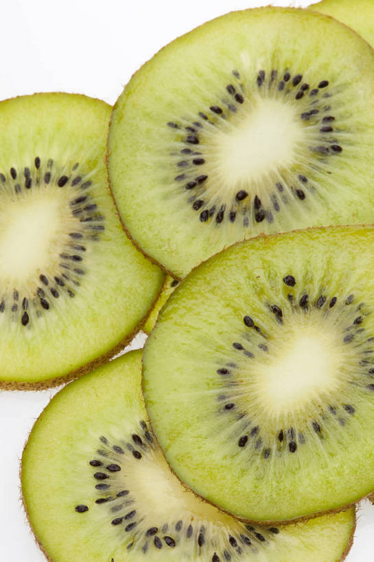 竖图,彩色,室内,特写,抠图,白色背景,猕猴桃,水果,中国,亚洲,许多,切片,新鲜,透明,图片,美味,食品,黄绿色,很多,内部,营养,食物,排列,果肉,摄影,表皮,无公害,东亚,健康食品,奇异果,影棚拍摄,bj174