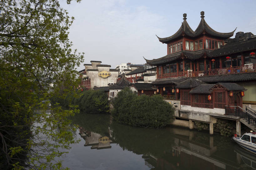 横图,彩色,室外,白天,旅游,度假,名胜古迹,标志建筑,地标,建筑,南京,中国,遗迹,图片,建筑群,古典,古迹,文物,娱乐,建设,古建筑,江苏,古镇,天空,享受,休闲,旅游胜地,放松,摄影,水乡,秦淮河,文明,中国文化,古文明,古代文明,旅行,bj174