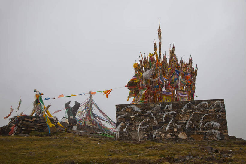 无人,横图,彩色,室外,白天,旅游,度假,美景,名胜古迹,标志建筑,地标,建筑,中国,亚洲,遗迹,标志,图片,景观,辉煌,古迹,历史,文物,娱乐,建设,古建筑,经幡,天空,石碑,享受,休闲,旅游胜地,安静,放松,人文,摄影,象征,文明,中国文化,古文明,东亚,青海,古代文明,旅行,传统文化,玛多,bj174