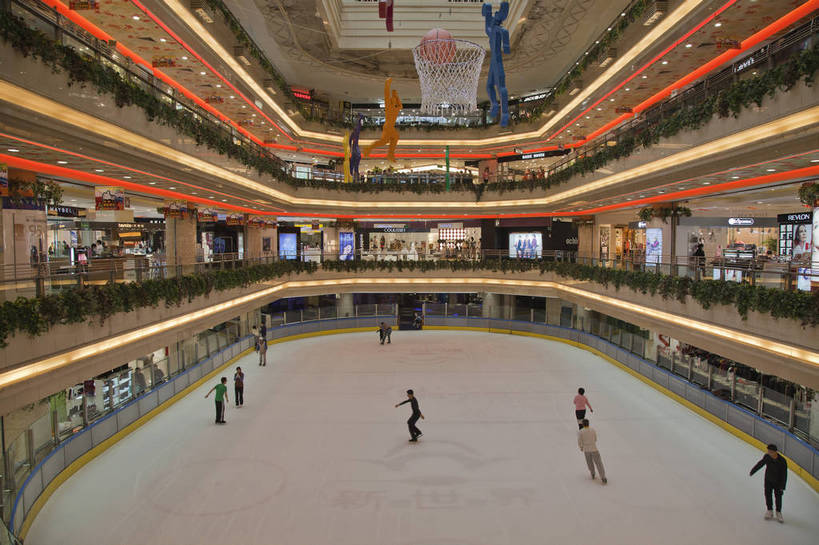 商店,横图,彩色,室内,白天,购物,旅游,消费,超市,橱窗,建筑,商场,北京,中国,亚洲,图片,首都,现代,休闲,展示,气派,金融,百货,摄影,生活方式,经济,文明,陈列,选购,贸易,百货公司,东亚,中华人民共和国,北京市,京,北平,华北地区,血拼,繁荣,发达,旅行,购物商场,购物中心,商业中心,崇文,崇文区,文明门,崇文门,bj174