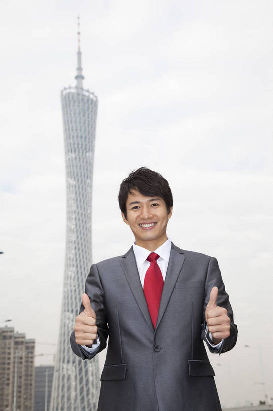 东方人,商务人士,商务男性,广场,站,微笑,竖图,彩色,室外,白天,正面,衬衫,西装,商务,时尚,智慧,成功,办公楼,建筑,广州,中国,仅一个人,突出,套装,正装,图片,称赞,表扬,现代,现代建筑,手势,职业,健康,摩天大厦,活力,竖,自信,金融,摄影,经济,青春,翘,高,夸奖,优秀,商务装,贸易,工薪阶层,好,妙,顺利,出色,超群,杰出,卓越,奇妙,繁荣,发达,聪明,金融区,男人,男性,年轻男性,亚洲人,中国人,年轻人,大拇指,白领,上班族,半身,衬衣,愉快,商业,打手势,bj174