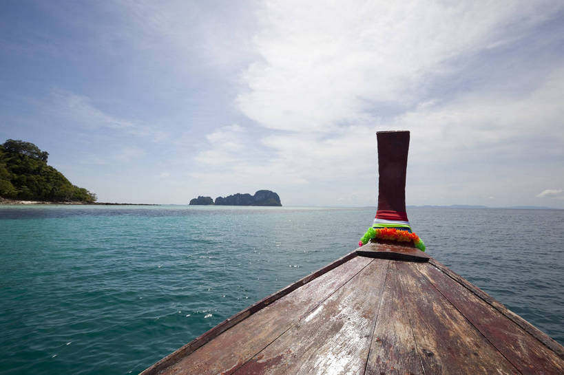 无人,横图,彩色,室外,特写,白天,旅游,度假,美景,名胜古迹,标志建筑,地标,建筑,船,旗帜,国旗,泰国,亚洲,局部,遗迹,图片,海平面,古迹,文物,娱乐,建设,古建筑,普吉岛,自然,海水,享受,休闲,旅游胜地,放松,摄影,东南亚,甲板,海滨,古文明,泰王国,皮皮岛,普吉,披披岛,甲米府,旗,海,旅行,大皮皮岛,泰国国旗,竹子岛,bj174