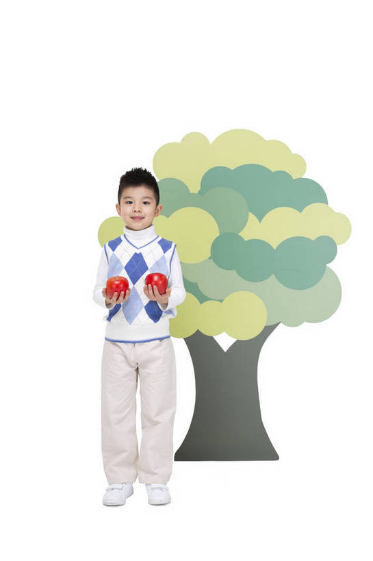 东方人,儿童,站,微笑,竖图,彩色,室内,白天,留白,抠图,白色背景,正面,时尚,快乐,幸福,植物,苹果,北京,中国,仅一个人,种植,环保,图片,树,树木,小孩,绿色,自然,红苹果,站着,健康,休闲服,卡通,放松,可爱,童年,童趣,摄影,生长,生活方式,成长,道具,希望,好奇,未来,宣传,乐观,天真,男孩,男人,男性,亚洲人,中国人,孩子,站立,全身,影棚拍摄,愉快,男生,植树,bj174