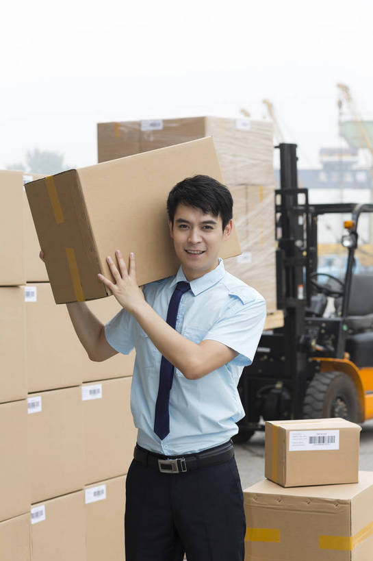 东方人,成年人,一个人,工厂,站,搬运,微笑,竖图,彩色,室外,白天,工作服,制服,满意,幸福,骄傲,安全,信心,技术,科技,北京,中国,亚洲,堆积,检查,工作,图片,防护,年轻,仓库,黄种人,现代,货物,车,工人,交通工具,行业,职业,健康,机械,工程车,活力,自信,工业,运输,管理员,摄影,储藏,搬运工,保护,铲车,存储,厂房,工程,叉车,交易,效率,扛着,储存,货运,运送,载具,保险,专业,检验,分配,搬运车,单人,流转,装卸,管理人员,东亚,物流,保全,周全,安稳,安定,可靠,乐观,交通运输,搜检,责任,工作车,产业,单独,查察,查抄,检察,审查,管理,平安,认真,男人,男性,年轻男性,亚洲人,中国人,年轻人,半身,商业,工地,贮存,仓库管理员,库管,电动叉车,bj174