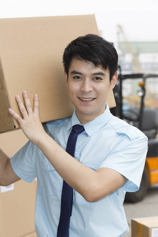 东方人,成年人,一个人,工厂,站,搬运,微笑,竖图,彩色,室外,白天,工作服,制服,满意,幸福,骄傲,安全,信心,技术,科技,北京,中国,亚洲,堆积,检查,工作,图片,防护,年轻,仓库,黄种人,现代,货物,车,工人,交通工具,行业,职业,健康,机械,工程车,活力,自信,工业,运输,管理员,摄影,储藏,搬运工,保护,铲车,存储,厂房,工程,叉车,交易,效率,扛着,储存,货运,运送,载具,保险,专业,检验,分配,搬运车,单人,流转,装卸,管理人员,东亚,物流,保全,周全,安稳,安定,可靠,乐观,交通运输,搜检,责任,工作车,产业,单独,查察,查抄,检察,审查,管理,平安,认真,男人,男性,年轻男性,亚洲人,中国人,年轻人,半身,商业,工地,贮存,仓库管理员,库管,电动叉车,bj174