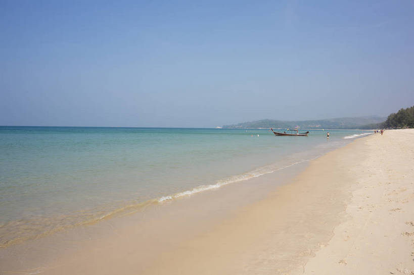 横图,彩色,室外,白天,旅游,度假,海洋,沙滩,日光,泰国,亚洲,清澈,沙子,海岸线,景点,娱乐,普吉岛,蓝色,白云,风景,蓝天,天空,阳光,自然,享受,休闲,假日,旅游胜地,景色,安静,放松,乐趣,摄影,东南亚,晴天,风光,宁静,舒适,享乐,都市风光,自然风光,追求,外景,惬意,泰王国,安达曼海,普吉,大海,海滩,休闲活动,旅行,巴通海滩,bj174