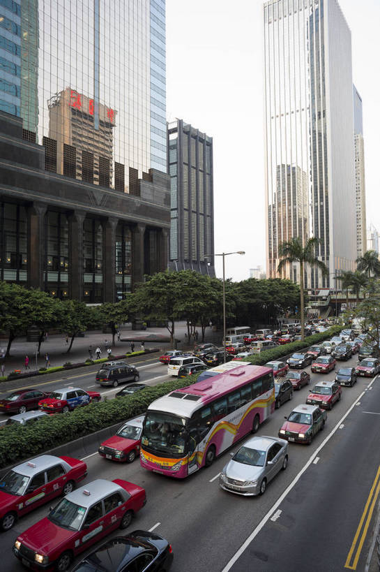 高楼大厦,竖图,彩色,室外,白天,旅游,美景,城市风光,城市,道路,建筑,香港,中国,亚洲,景观,车辆,车流,交通,拥挤,现代化,白云,风景,蓝天,天空,自然,景色,摄影,晴天,风光,堵车,都市风光,堵塞,自然风光,忙碌,外景,发达,旅行,bj174