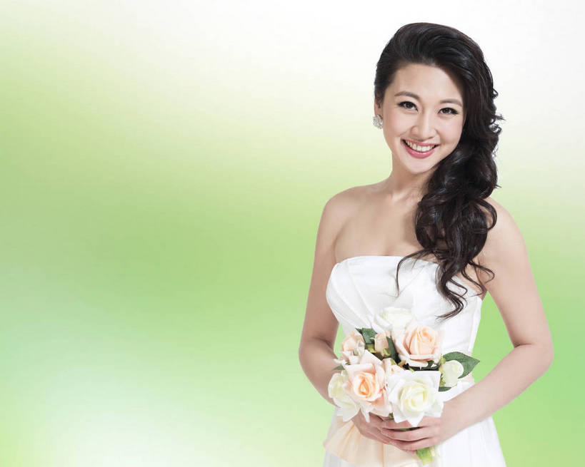 东方人,成年人,头发,一个人,新娘,微笑,横图,彩色,照片,室内,白天,留白,背景,白色背景,婚纱,晚礼服,婚礼,时尚,快乐,幸福,信心,数码,科技,北京,日光,中国,亚洲,仅一个人,阴影,连衣裙,服装,庆祝,网络,手捧花,图片,高光,几何,计算机图形,结婚,浪漫,年轻,合成,黄种人,数码合成,花,绿色,花束,健康,温馨,喜庆,放松,美女,自信,摄影,生活方式,纪念,优雅,电脑合成图,数码合成图,毛发,衣着,愉悦,合成图,高贵,单人,婚姻,东亚,新婚,乐观,单独,完美,年轻女性,女人,女性,亚洲人,中国人,年轻人,长发,卷发,半身,影棚拍摄,爱,高兴,欢乐,开心,愉快,魅力,奢华,bj174