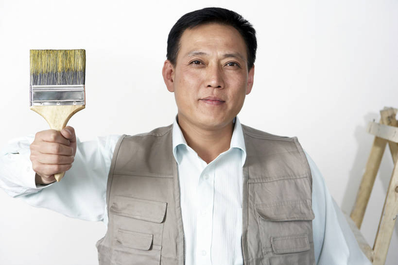 东方人,成年人,一个人,建筑工人,办公室,举,微笑,横图,室内,特写,正面,衬衫,商务,满意,信心,建筑业,技术,北京,中国,亚洲,握,装饰,工作,墙,刷,注视,休闲装,画笔,建筑工地,观察,看,托,站着,握着,摄影,观看,技巧,工程,察看,创造力,享乐,练习,关注,运送,作画,手艺,改变,油漆工,挑战,东亚,技能,技艺,认真,男人,男性,中年男性,亚洲人,中国人,设计,举起,举手,举着,向上举,向上伸,向上托,半身,彩图,妙技,壁纸刷,本领,摆拍,改进,工人阶级,bj175