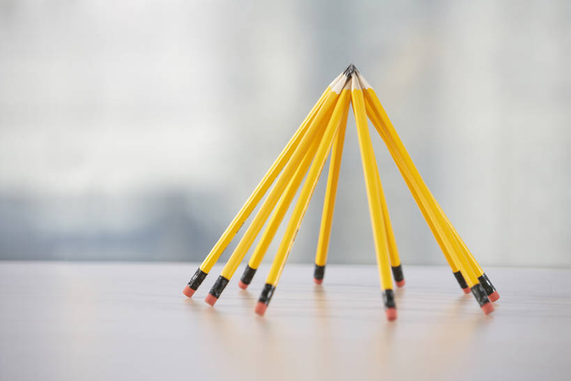 无人,办公室,横图,室内,白天,桌子,静物,锐利,办公用品,书桌,文具,排列,黄色,铅笔,学习用品,概念,平衡,摄影,建造,文具用品,橡皮擦,停止,锋利,尖锐,指着,暂停,停滞,想法,彩图,影棚拍摄,bj175