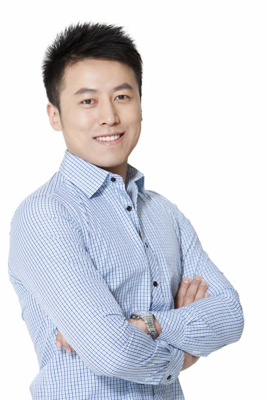 东方人,成年人,一个人,笑,双手交叉,微笑,露齿笑,竖图,留白,白色背景,侧面,衬衫,快乐,满意,成功,信心,中国,亚洲,仅一个男性,仅一个人,注视,休闲装,仅一个年轻男性,观察,看,力量,生活方式,观看,权威,察看,双手抱胸,享乐,成就,关注,东亚,北京市,男人,男性,年轻男性,亚洲人,中国人,年轻人,半身,彩图,影棚拍摄,欢乐,bj175