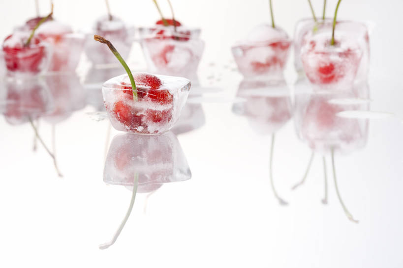 无人,横图,室内,特写,白色背景,正面,烹饪,樱桃,静物,水果,反射,结冰,冰块,料理,食品,茎,菜肴,美食,饮食,食物,红色,白色,寒冷,摄影,佳肴,影棚,简单,清新,摄影棚,健康食物,纯净,大樱桃,彩图,全身,影棚拍摄,拍摄,bj175