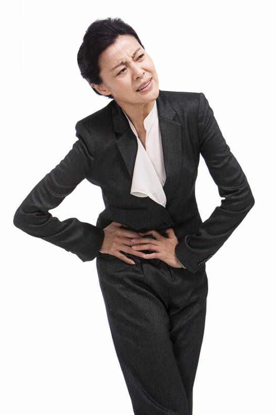 东方人,中年人,老年人,一个人,商务人士,商务女性,站,竖图,留白,白色背景,正面,商务,中国,亚洲,仅一个女性,弯腰,套装,职业,疲倦,生病,摄影,主席,影棚,疲劳,领导,疲惫,经理,消极,摄影棚,痛苦,肖像,商务装,困乏,工薪阶层,东亚,疲乏,委顿,疲困,疲顿,疲钝,倦怠,怠倦,把握,老年女性,女人,亚洲人,中国人,白领,上班族,触摸,彩图,影棚拍摄,拍摄,胃疼,首席执行官,掌控,bj175